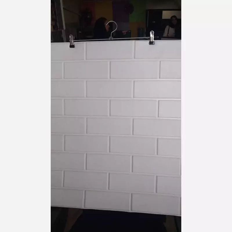 دیوارپوش فومی پشت چسبدار آجری تخت 70در70 cm ضخامت 6میل (پس کرایه)