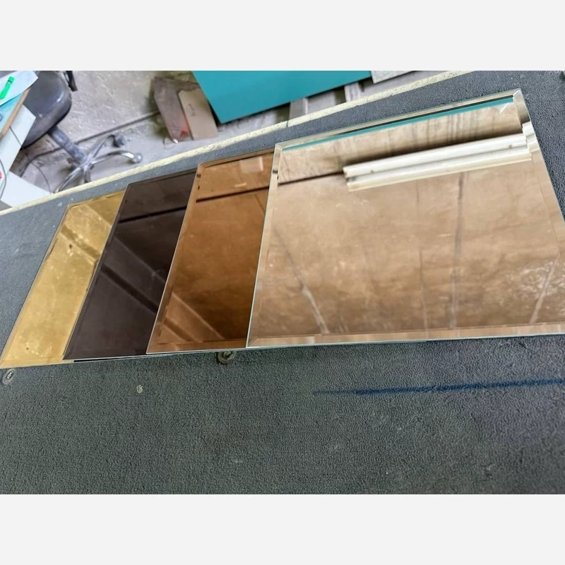 تایل آینه ای مربع ابعاد30در30 cm پشت چسبدار کاملآ نسوز و ضدآب (پس کرایه)