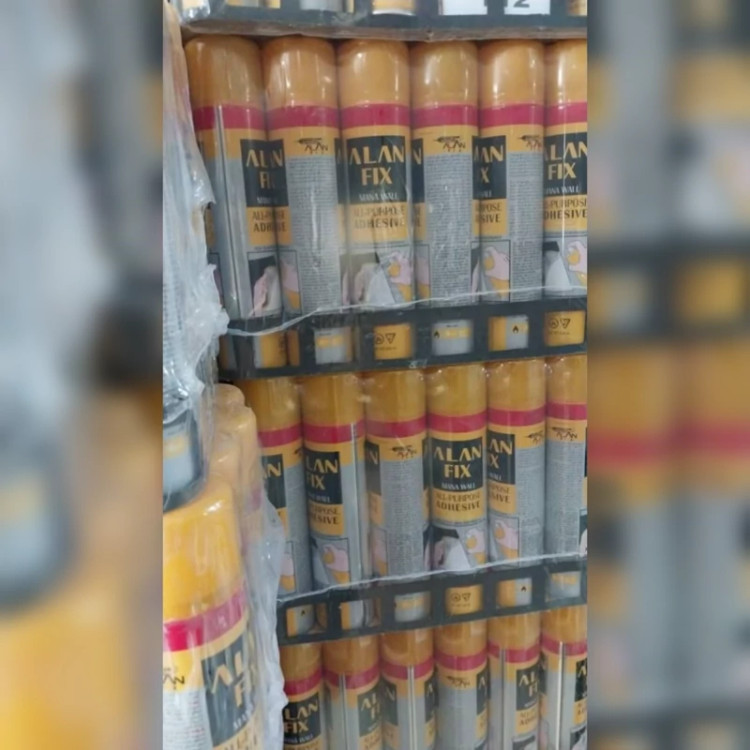 چسب اسپری پلیمری آلفا فیکس 300 میل برای دیوارپوش رولی و ریوال پلاس (پس کرایه)