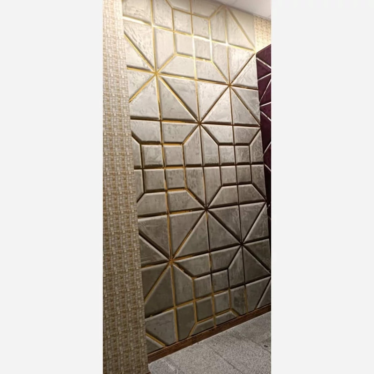 نوارPVC (تسمه) پشت چسبدار عرض 1.5cm طلایی رول 20متری (پس کرایه)