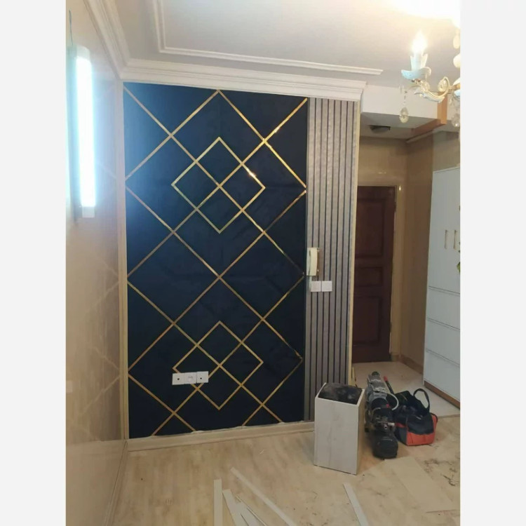 نوارPVC (تسمه) پشت چسبدار عرض 1.5cm طلایی رول 20متری (پس کرایه)