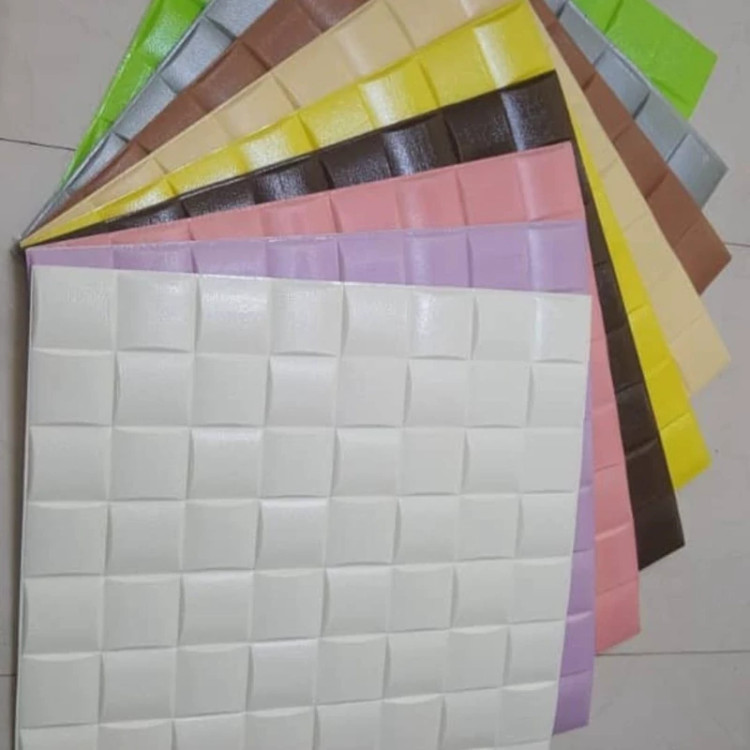 دیوارپوش فومی پشت چسبدار مربع مشبک 70در70 cm ضخامت 8میل (پس کرایه)