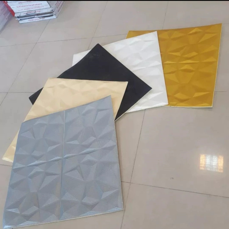 دیوارپوش فومی پشت چسبدار کریستالی 70در70 cm ضخامت 8میل (پس کرایه)