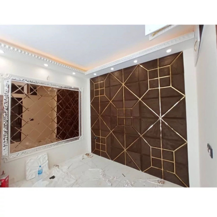 دیوارپوش لمسه مخملی پشت چسبدار مدل مثلث ابعاد 47در47 cm ضخامت 20میل،16رنگ (پس کرایه)