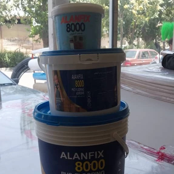 چسب خمیری کفپوش مدل آلان فیکس 8000 سطل 1 کیلویی (پسکرایه)