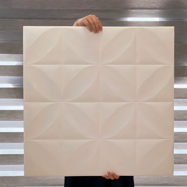 دیوارپوش فومی پشت چسبدار چهار پر 70در70 cm ضخامت 8میل (پس کرایه)