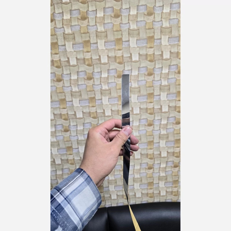 نوارPVC (تسمه) پشت چسبدار عرض 1.5cm نقره ای رول 20متری (پس کرایه)