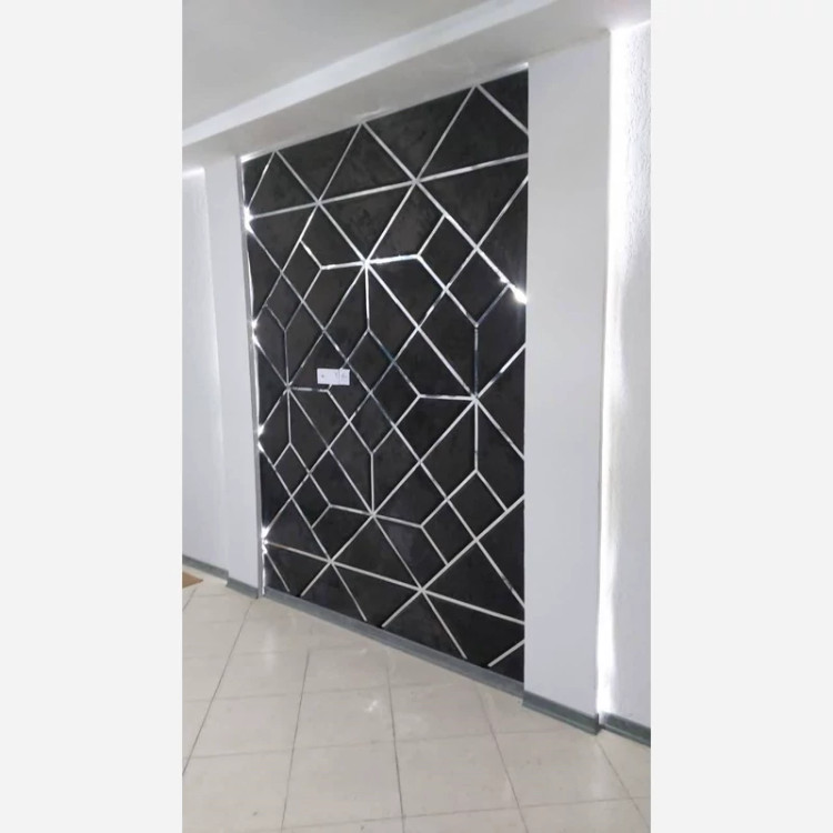 نوارPVC (تسمه) پشت چسبدار عرض 1.5cm نقره ای رول 20متری (پس کرایه)