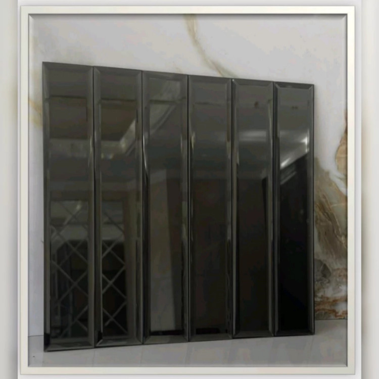 تایل آینه ای 5در30 دودی کد T3003 ابعاد30در30 پشت چسبدار (پسکرایه)