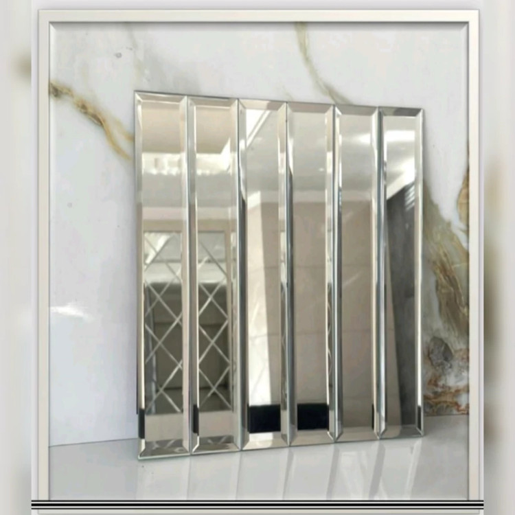 تایل آینه ای 5در30 سفید کد T3001 ابعاد30در30 پشت چسبدار (پسکرایه)