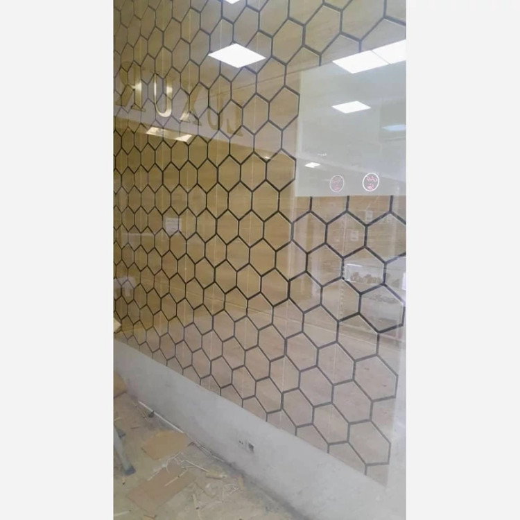 دیوارپوش فومی پشت چسبدار وارداتی زنبوری/کندویی کد 05-106 ابعاد70در70 cm ضخامت 5میل (پس کرایه)