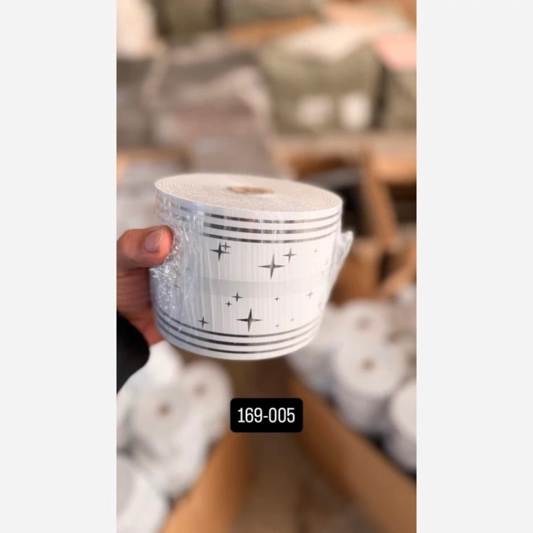 قرنیز فومی پشت چسبدار کد 005-169 ابعاد 10cmدر5متر، ضخامت 4میل (پس کرایه)