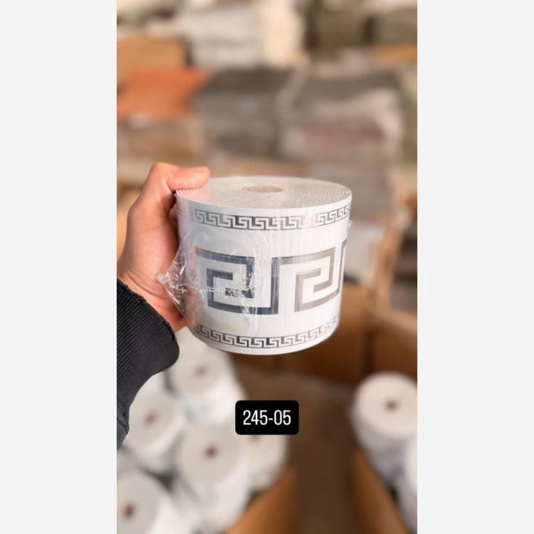 قرنیز فومی پشت چسبدار کد 05-245 ابعاد 10cmدر5متر، ضخامت 4میل (پس کرایه)