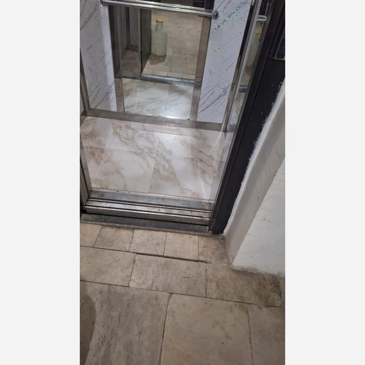 کفپوش سرامیکی پشت چسبدار کد 02 وارداتی ابعاد 60در60 cm، ضخامت 2میل (پس کرایه)