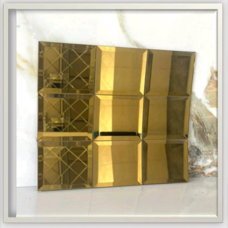 تایل آینه ای 10در10 طلایی کد T6004 ابعاد30در30 پشت چسبدار (پسکرایه)