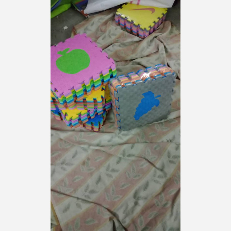 کفپوش تاتامی کودک ابعاد 33در33 cm (مدل میوه ای) بسته 9تایی جمعاً یک مترمربع (پس کرایه)