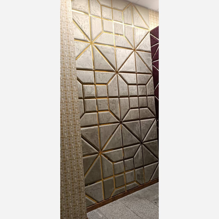 نوارPVC (تسمه) پشت چسبدار عرض 1.5cm طلایی رول 20متری (پس کرایه)