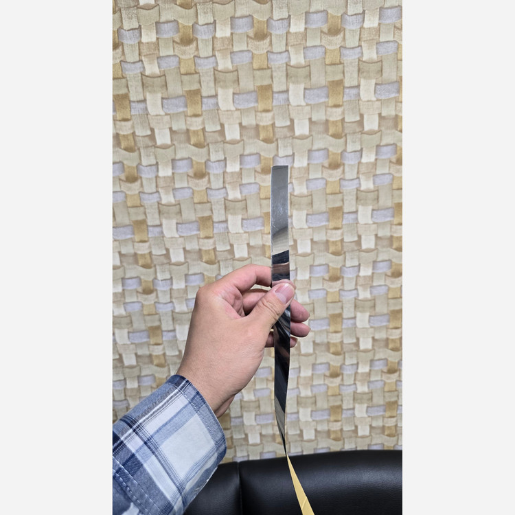 نوارPVC (تسمه) پشت چسبدار عرض 1.5cm نقره ای رول 20متری (پس کرایه)