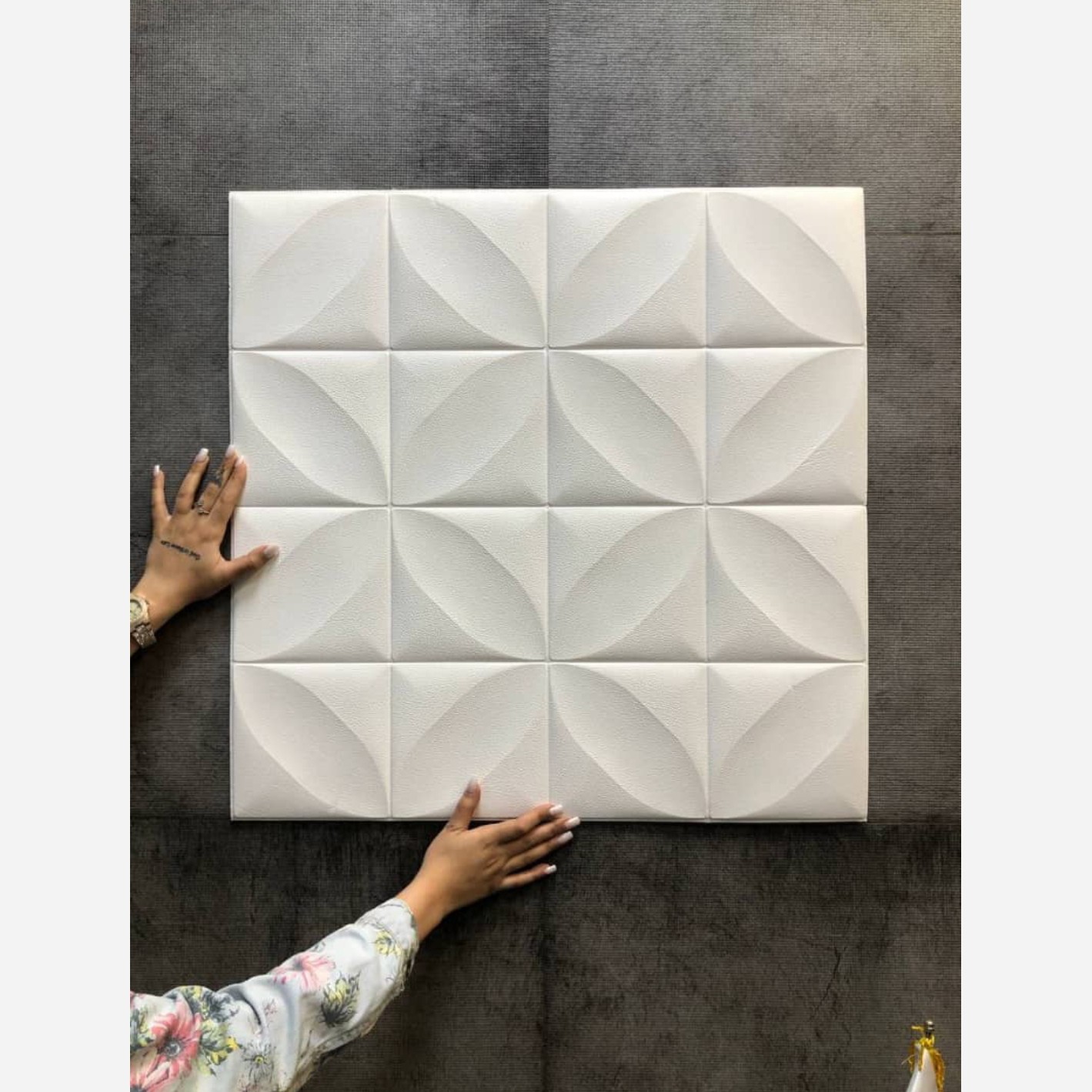 دیوارپوش فومی پشت چسبدار چهار پر 70در70 cm ضخامت 7میل (پسکرایه)