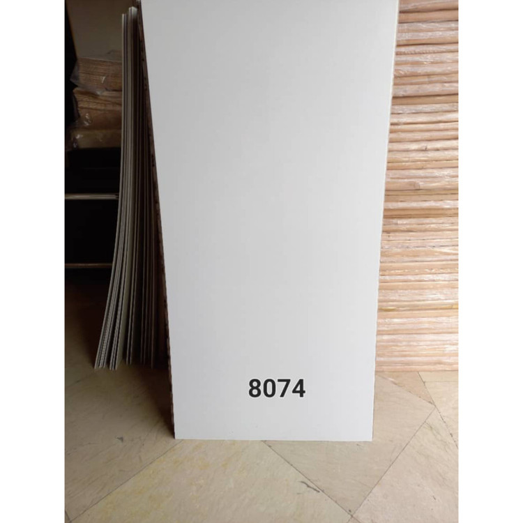 ماربل شیت کد 8074 سفید هایگلاس ابعاد 122در280 cm ضخامت 2.5میل (پسکرایه)
