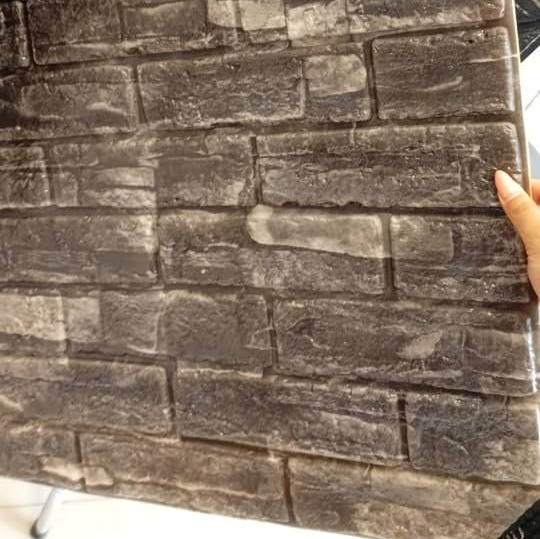 دیوارپوش فومی پشت چسبدار طرح چاپی زمینه سنگ طوسی کد M91 ابعاد 70در77 ضخامت 8میل (پسکرایه)