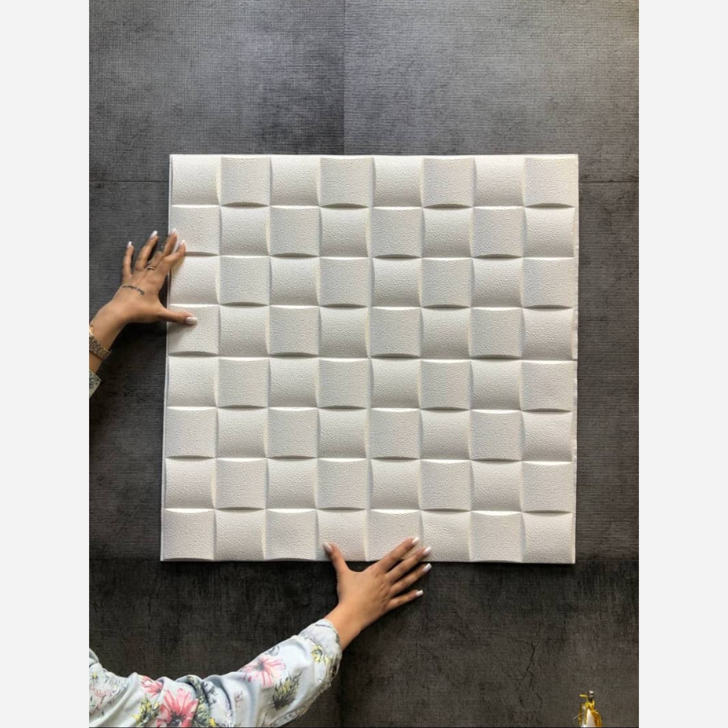 دیوارپوش فومی پشت چسبدار مربع مشبک 70در70 cm ضخامت 7میل (پسکرایه)